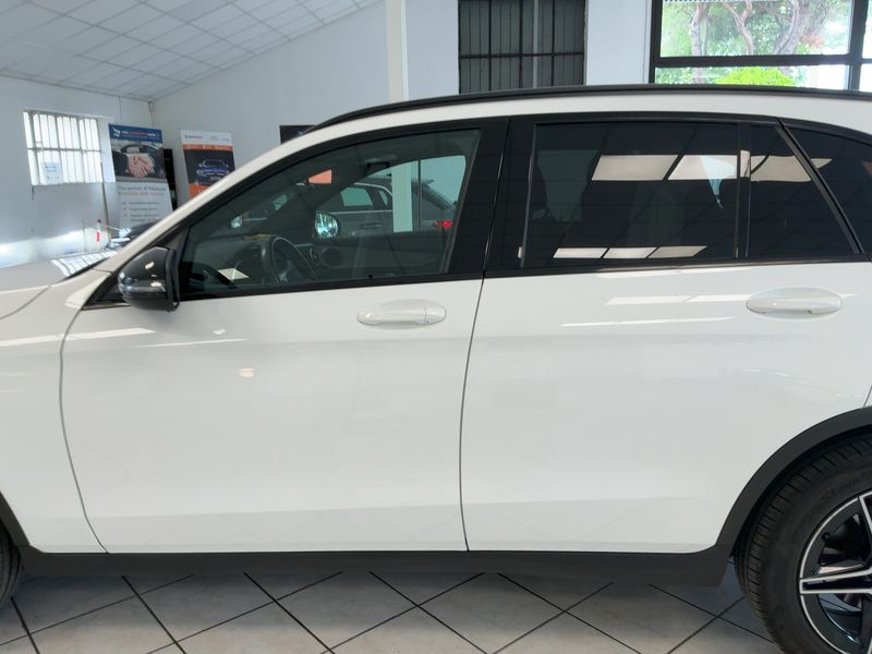 Mercedes-Benz GLC-Klasse GLC 300 d 4Matic Premium — zdjęcie 4