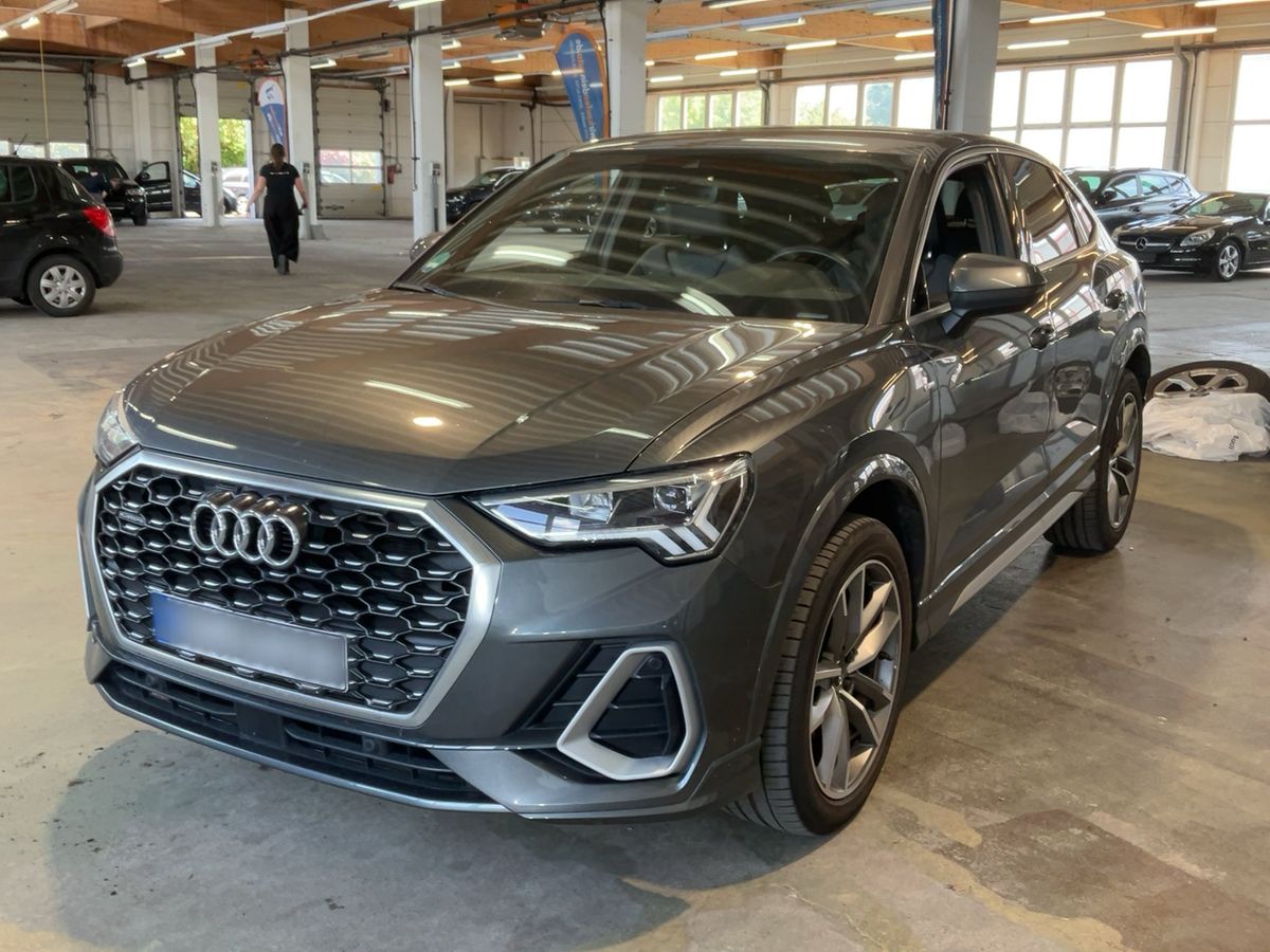 Audi Q3 2020 — photo 1
