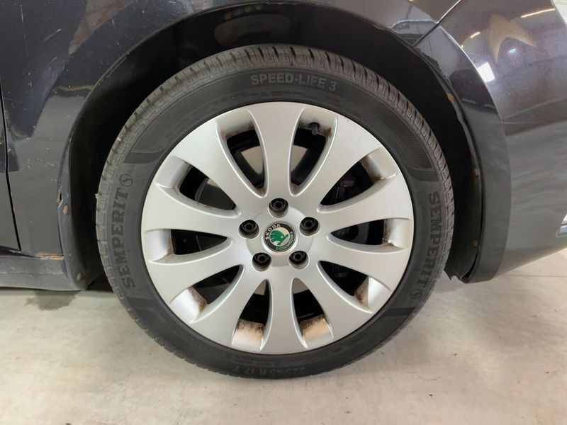Skoda Superb 2.0 TDI Elegance 2013 – снимка 11