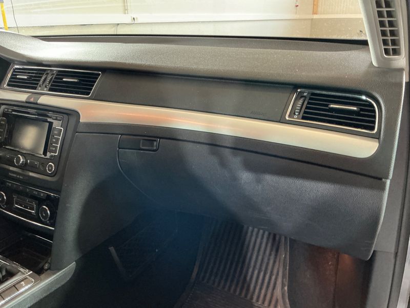 Skoda Superb 2.0 TDI Elegance 2013 – снимка 41