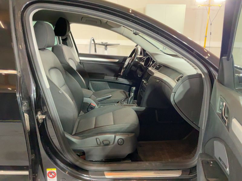 Skoda Superb 2.0 TDI Elegance 2013 – снимка 17