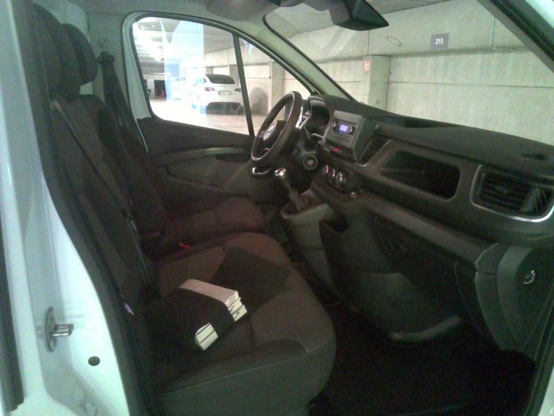 Nissan Primastar 2.0 dCi L2H1 3,0t Acenta — zdjęcie 10