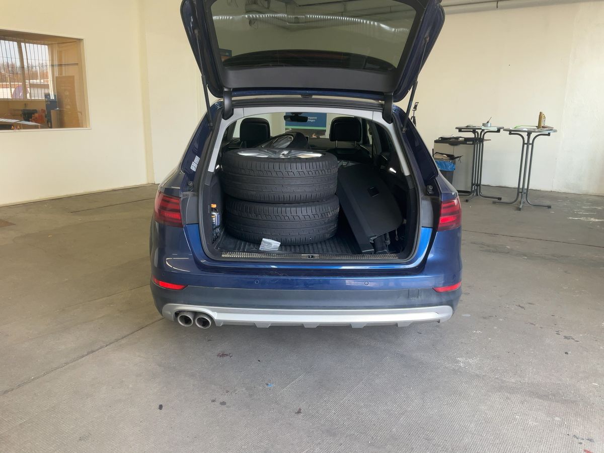 Audi A4 2017 — photo 16