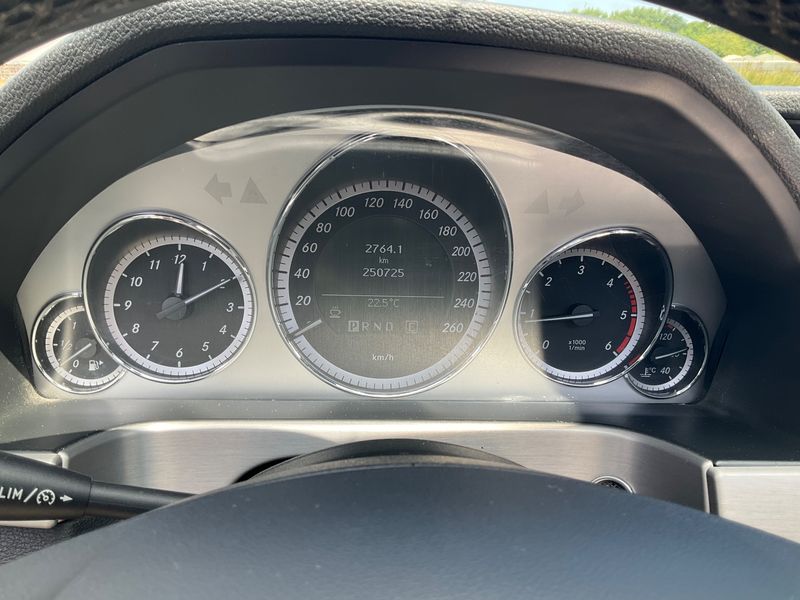 Mercedes-Benz E-Klasse E 250 CDI T BlueEfficiency Avantgarde — zdjęcie 13