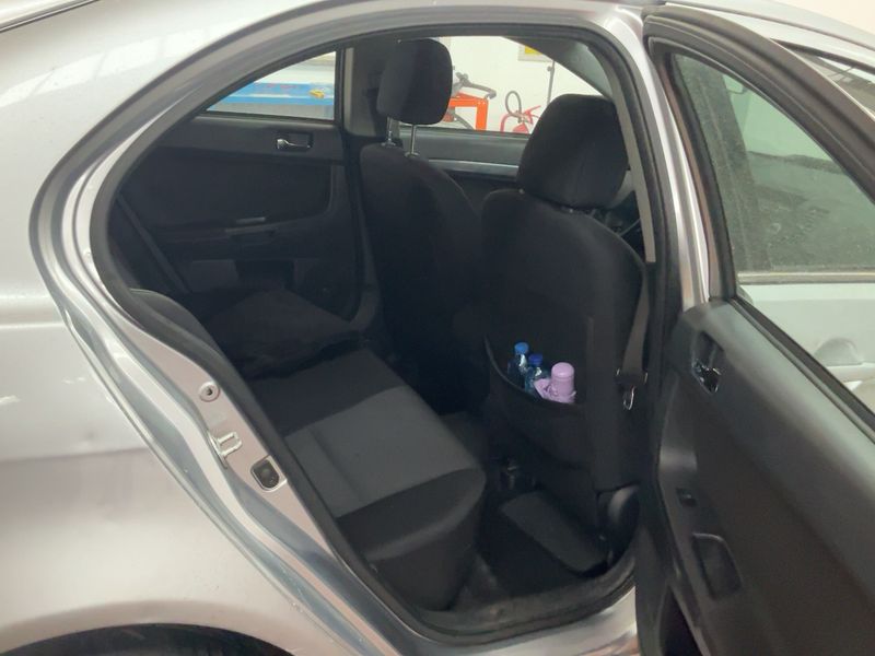 Mitsubishi Lancer 1.8 DOHC Instyle — zdjęcie 14