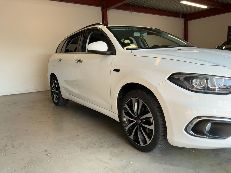 Fiat Tipo 1.6 JTDM Lounge — zdjęcie 8