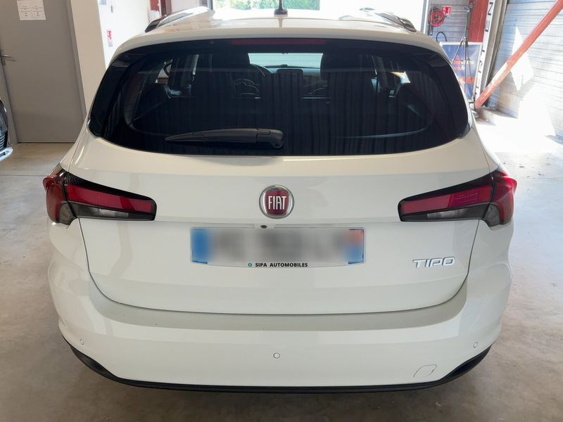 Fiat Tipo 1.6 JTDM Lounge — zdjęcie 5