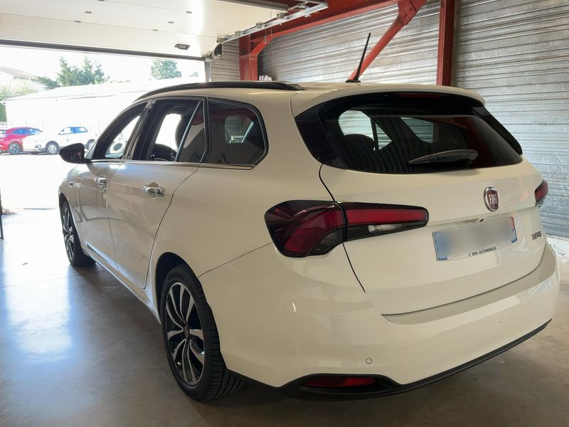 Fiat Tipo 1.6 JTDM Lounge — zdjęcie 3
