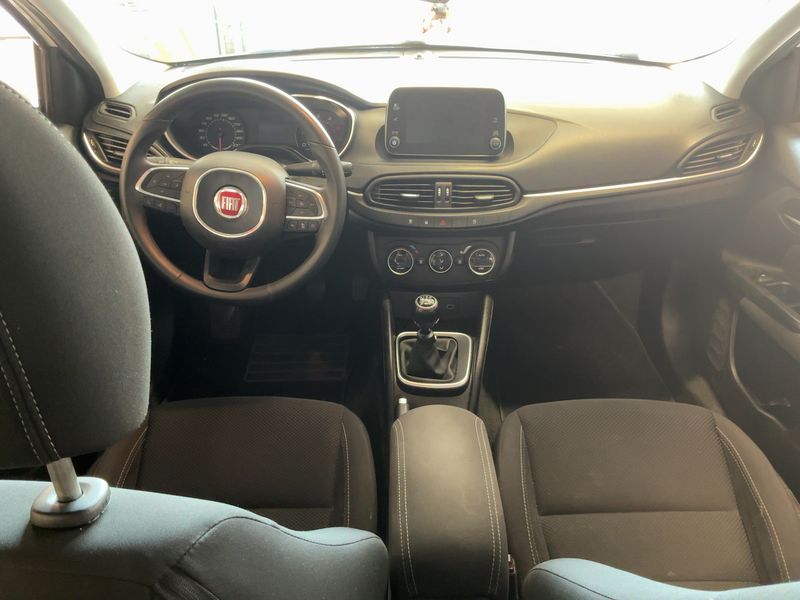 Fiat Tipo 1.6 JTDM Lounge — zdjęcie 12