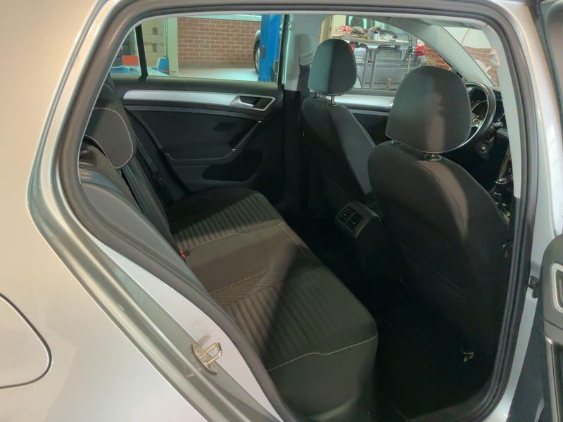 Volkswagen Golf VII 1.2 TSI Cup BlueMotion Tech — zdjęcie 14