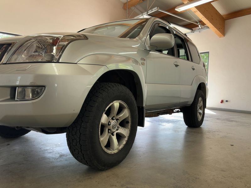 Toyota Land Cruiser 3.0 D-4D — zdjęcie 2