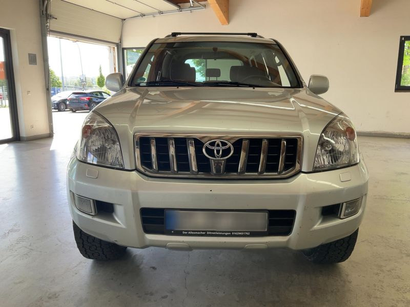 Toyota Land Cruiser 3.0 D-4D — zdjęcie 9