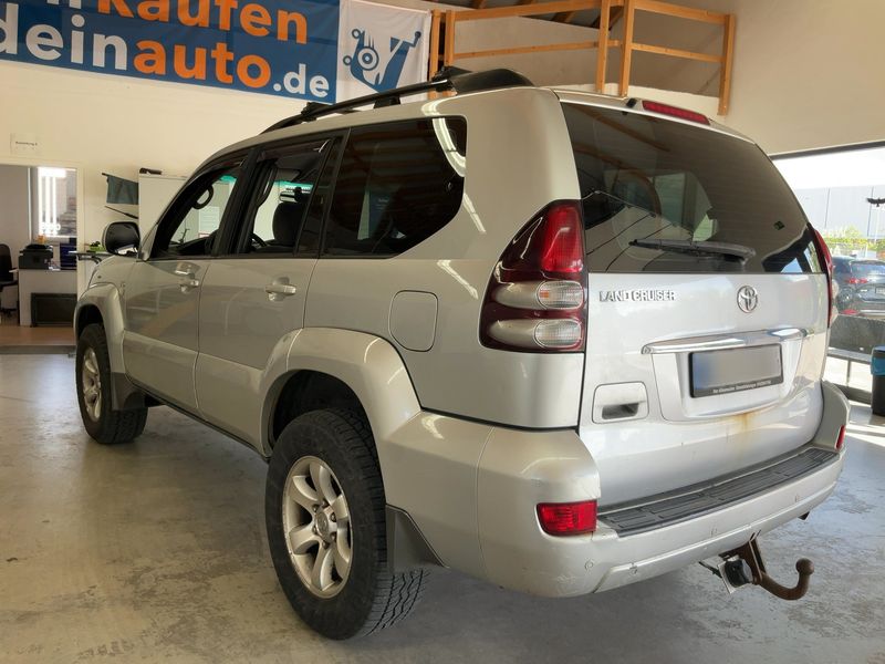 Toyota Land Cruiser 3.0 D-4D — zdjęcie 3