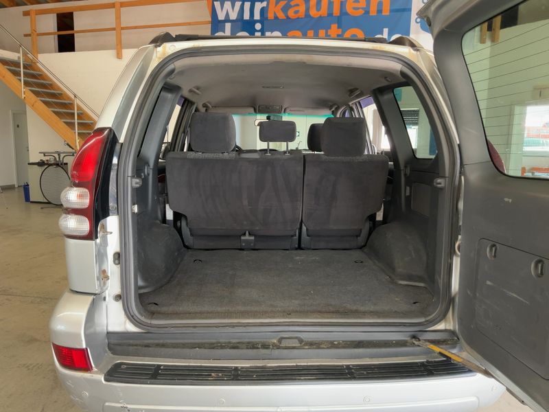 Toyota Land Cruiser 3.0 D-4D — zdjęcie 10