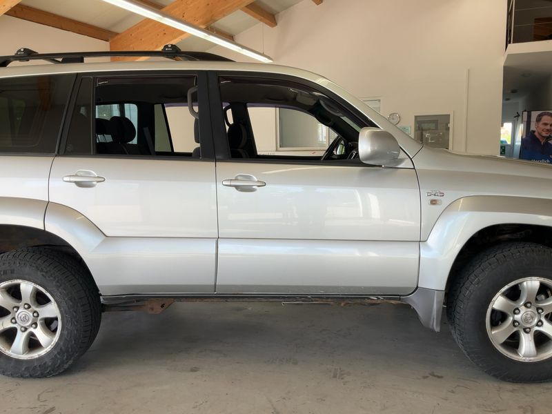 Toyota Land Cruiser 3.0 D-4D — zdjęcie 7