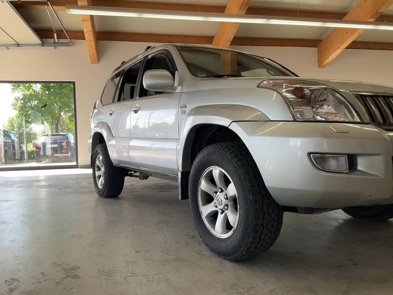 Toyota Land Cruiser 3.0 D-4D — zdjęcie 8