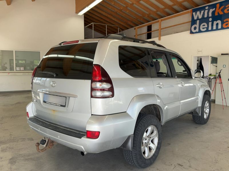 Toyota Land Cruiser 3.0 D-4D — zdjęcie 6