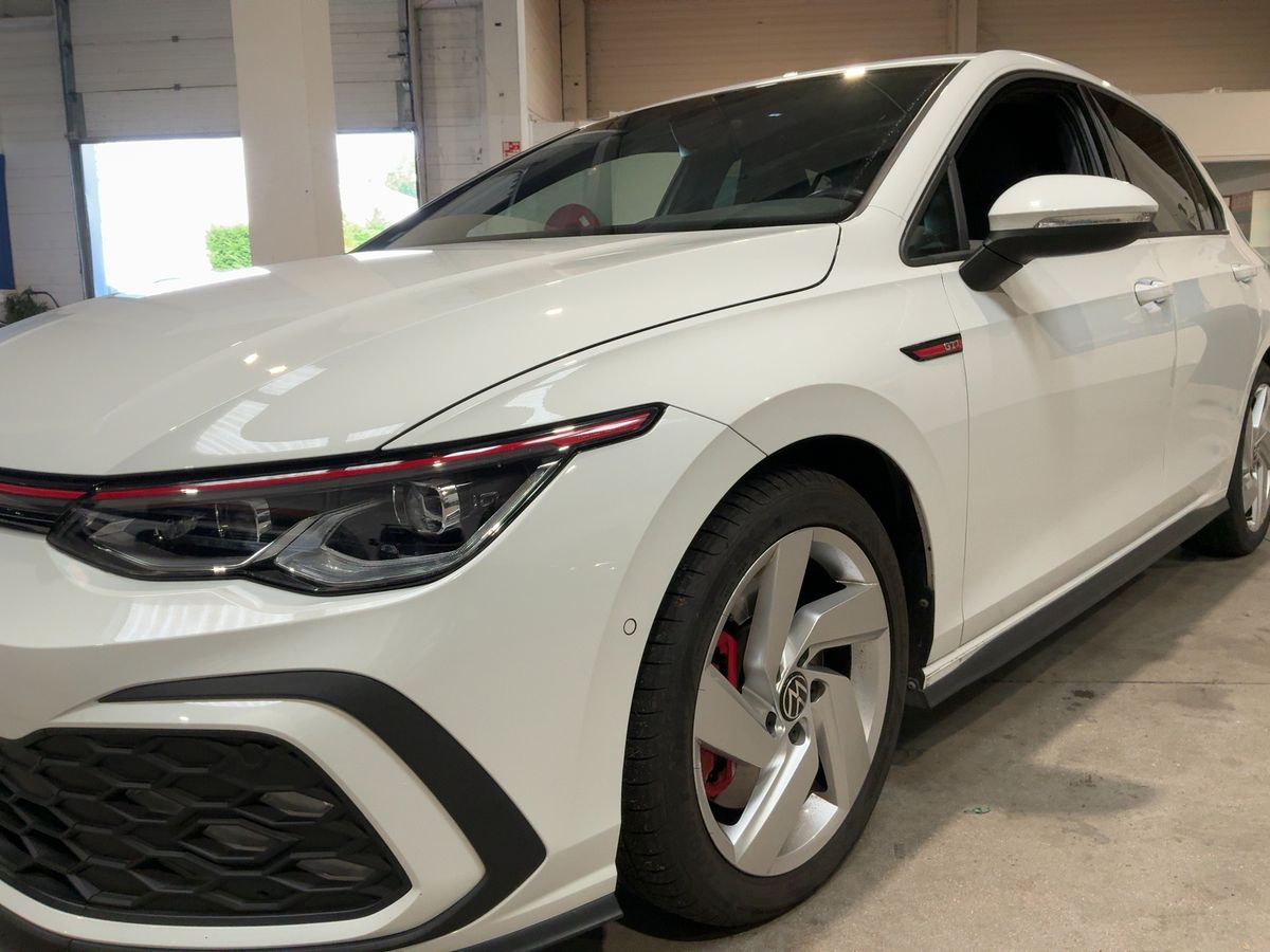 Volkswagen Golf VIII 2.0 TSI GTI