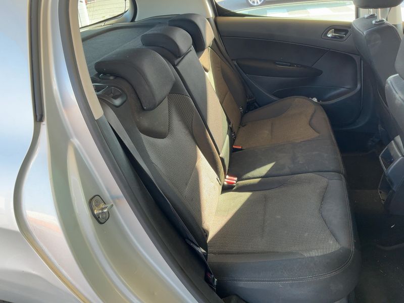 Peugeot 308 1.6 HDi Active — zdjęcie 14