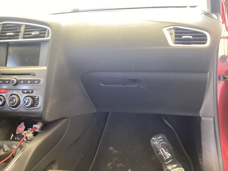 Citroen C4 1.6 Blue-HDi Feel Edition 2015 – снимка 32