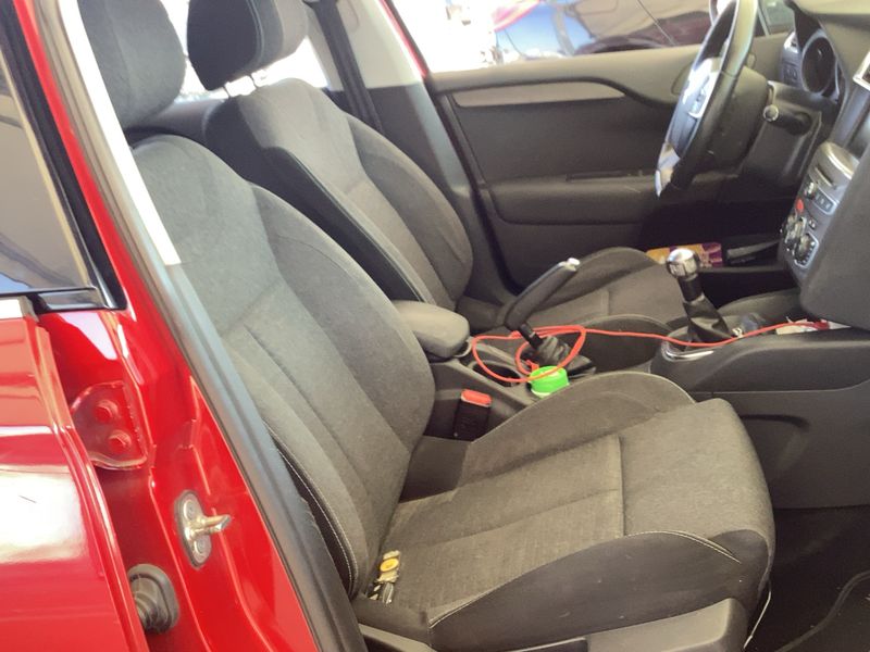 Citroen C4 1.6 Blue-HDi Feel Edition — zdjęcie 11
