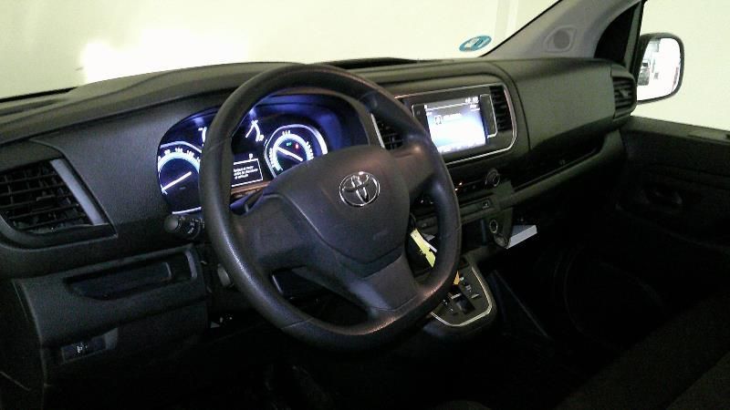 Toyota ProAce electric drive 100 kW Compact Combi GX — zdjęcie 12