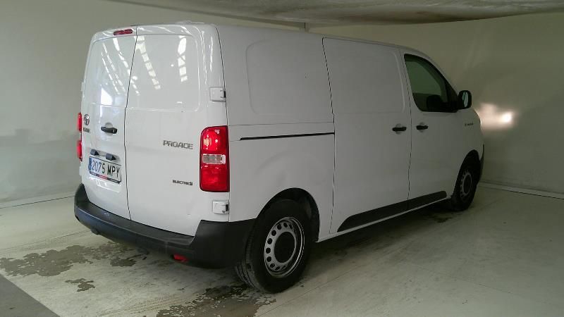 Toyota ProAce electric drive 100 kW Compact Combi GX — zdjęcie 6