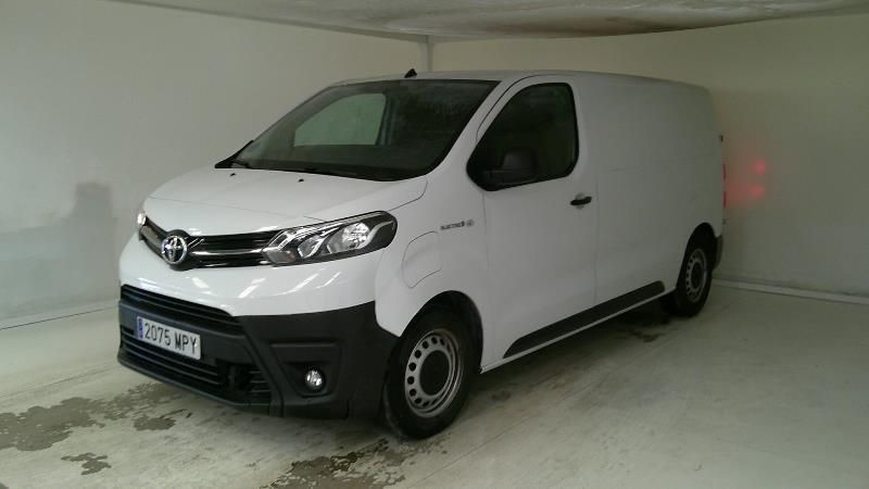 Toyota ProAce electric drive 100 kW Compact Combi GX — zdjęcie 2