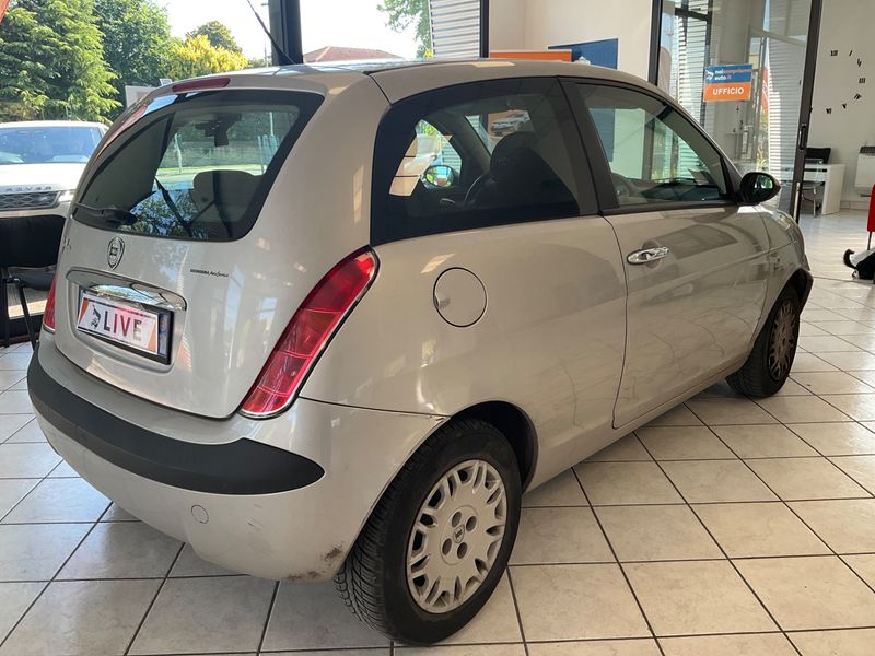 Lancia Ypsilon 1.2 Oro — zdjęcie 2