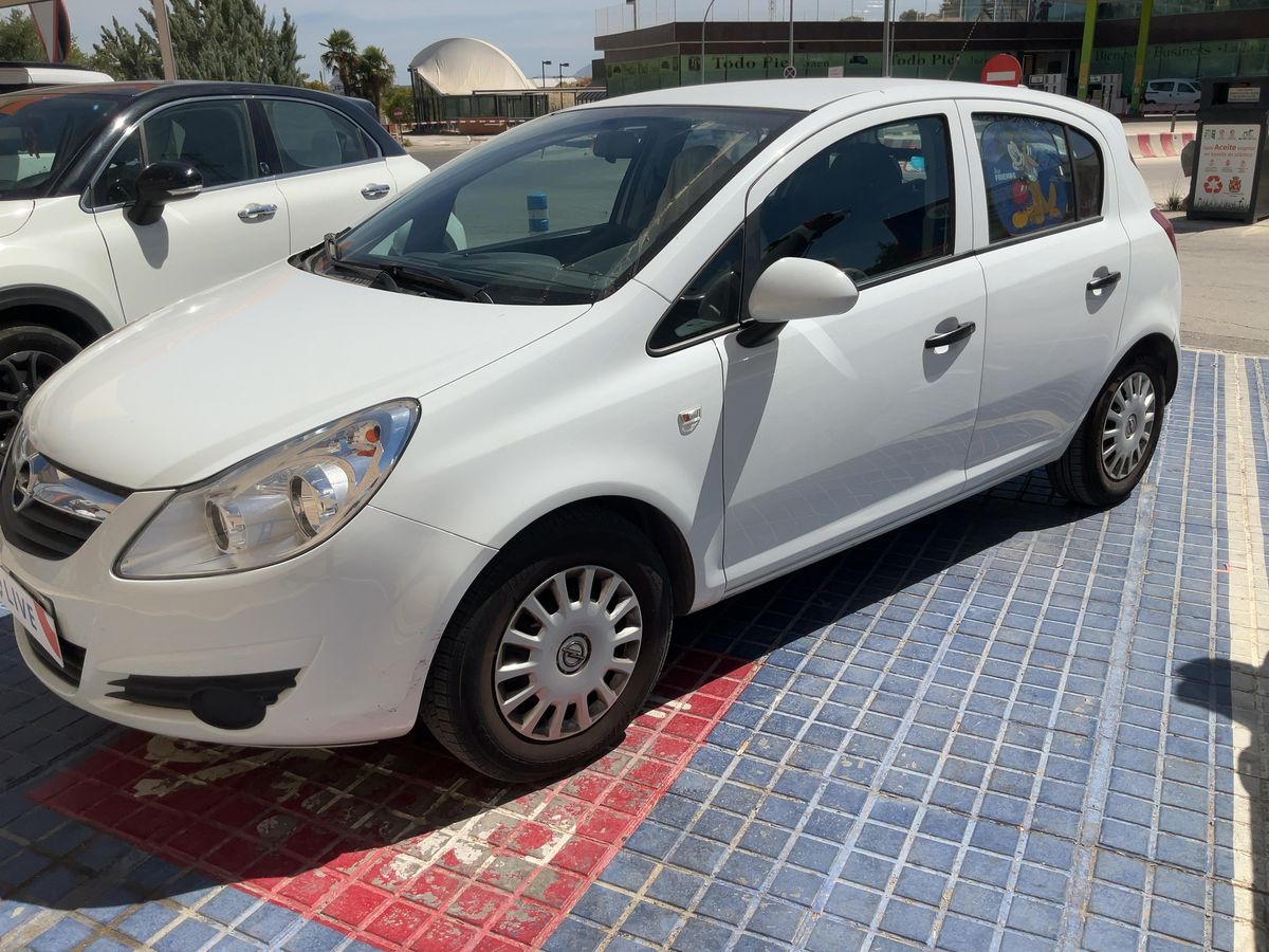 Opel Corsa 1.2 Essentia