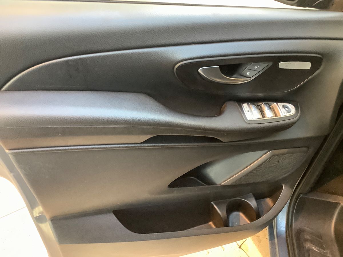 Mercedes-Benz V-Klasse 2016 — photo 28