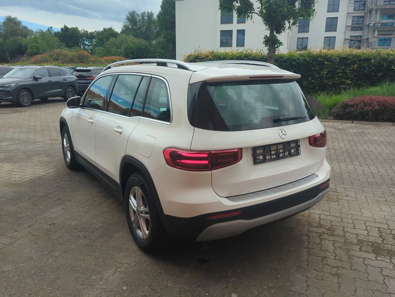 Mercedes-Benz GLB-Klasse GLB 220 Mild-Hybrid 4Matic — zdjęcie 3
