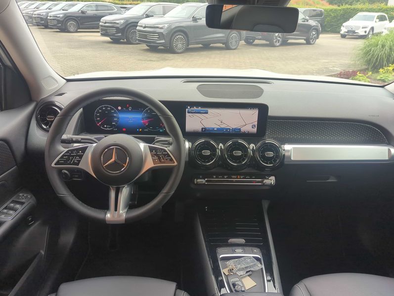 Mercedes-Benz GLB-Klasse GLB 220 Mild-Hybrid 4Matic — zdjęcie 11