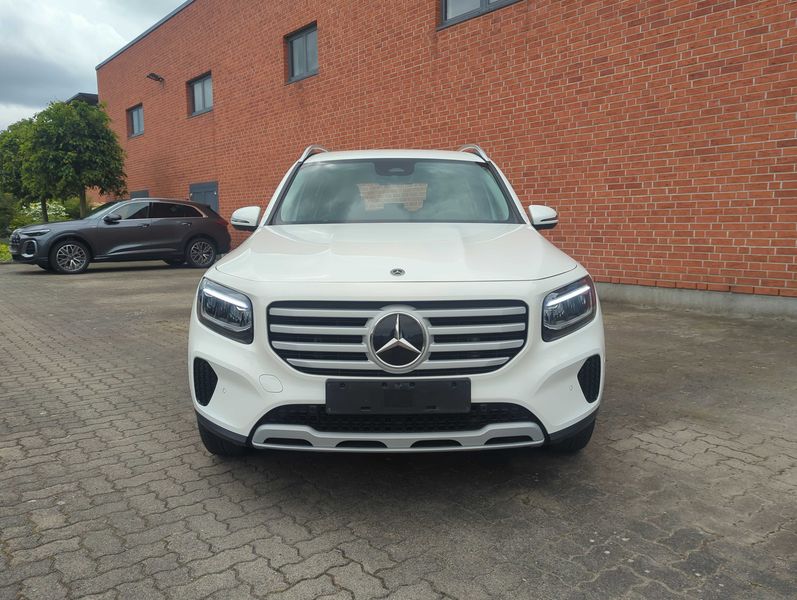 Mercedes-Benz GLB-Klasse GLB 220 Mild-Hybrid 4Matic — zdjęcie 7