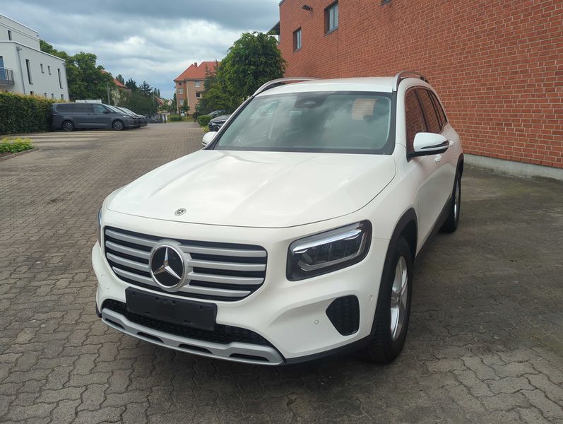 Mercedes-Benz GLB-Klasse GLB 220 Mild-Hybrid 4Matic — zdjęcie 1