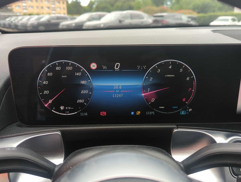 Mercedes-Benz GLB-Klasse GLB 220 Mild-Hybrid 4Matic — zdjęcie 12