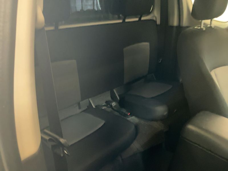 Mitsubishi L 200 2.2 DI-D Plus Club Cab 4WD — zdjęcie 14