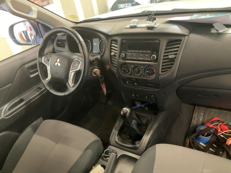 Mitsubishi L 200 2.2 DI-D Plus Club Cab 4WD — zdjęcie 12