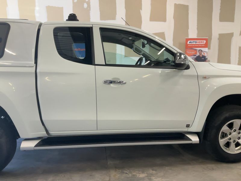 Mitsubishi L 200 2.2 DI-D Plus Club Cab 4WD — zdjęcie 7