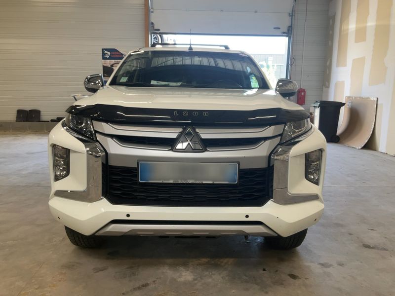 Mitsubishi L 200 2.2 DI-D Plus Club Cab 4WD — zdjęcie 9