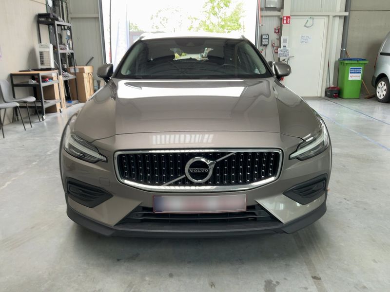 Volvo V60 Cross Country 2.0 D3 — zdjęcie 9
