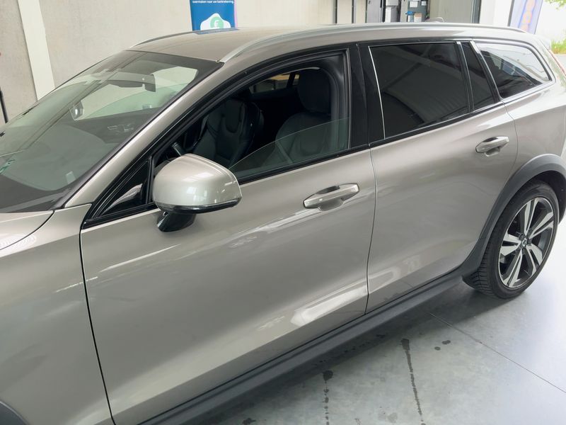Volvo V60 Cross Country 2.0 D3 — zdjęcie 4