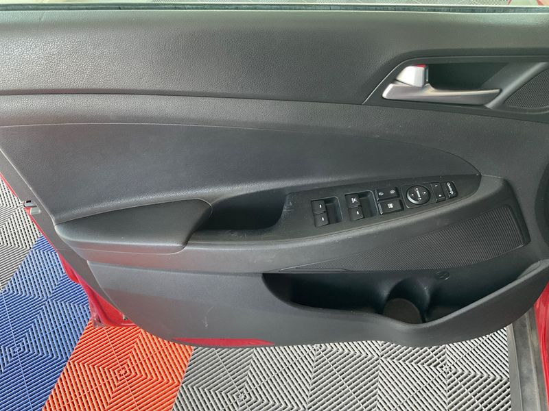 Hyundai Tucson 1.7 CRDi Comfort ISG 2WD 2017 – снимка 24