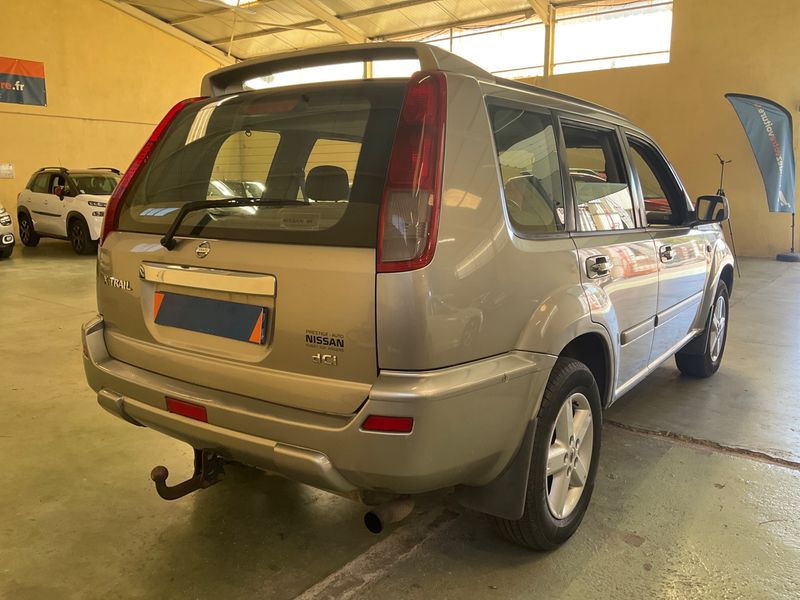 Nissan X-Trail 2.2 dCi Basis 4 WD — zdjęcie 2