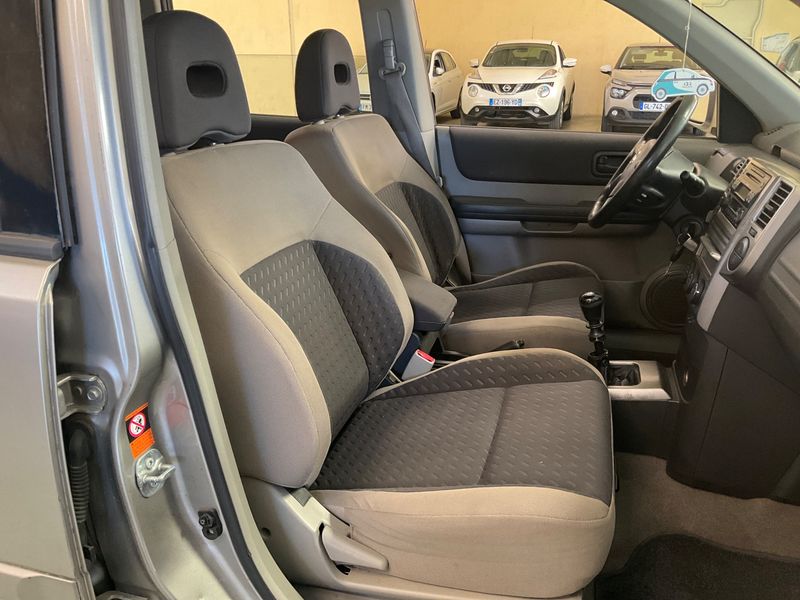 Nissan X-Trail 2.2 dCi Basis 4 WD — zdjęcie 3