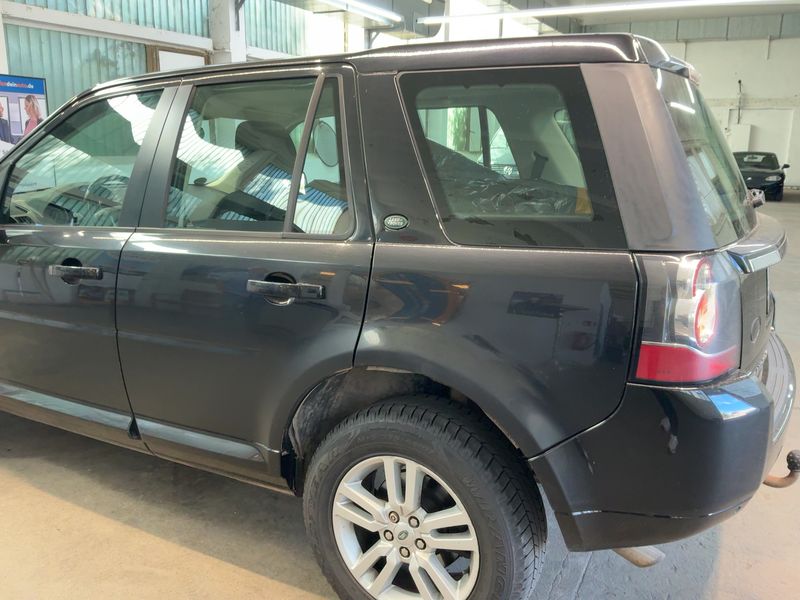 Land Rover Freelander 2.2 Td4 SD4 SE — zdjęcie 3