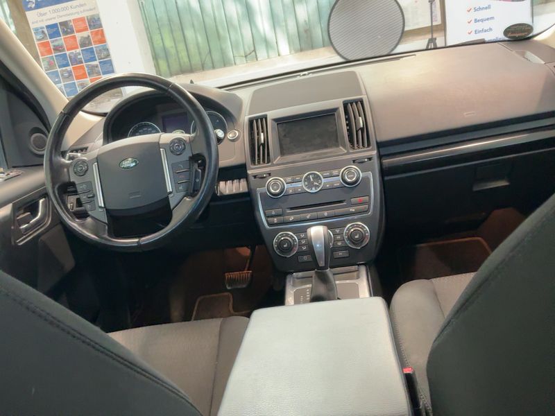 Land Rover Freelander 2.2 Td4 SD4 SE — zdjęcie 12
