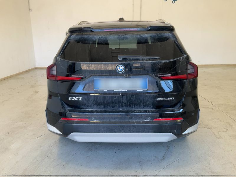 BMW iX1 eDrive 20 xLine — zdjęcie 5