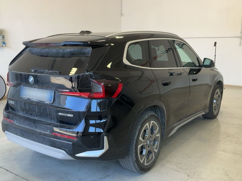 BMW iX1 eDrive 20 xLine — zdjęcie 6