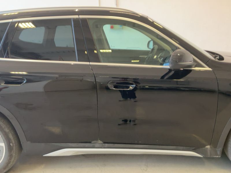 BMW iX1 eDrive 20 xLine — zdjęcie 7